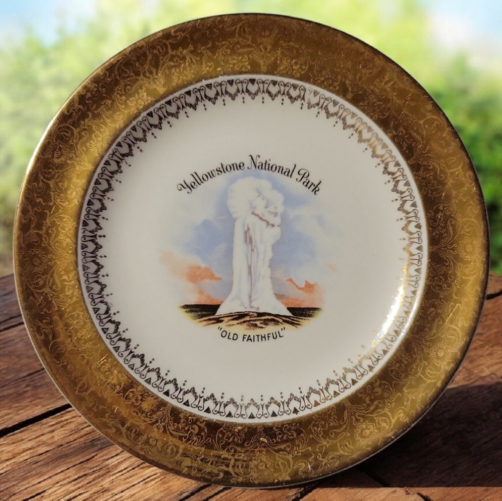 Vtg Yellowstone Park Souvenir Plate Old Faithful Views Of America Enco 22 K Gold